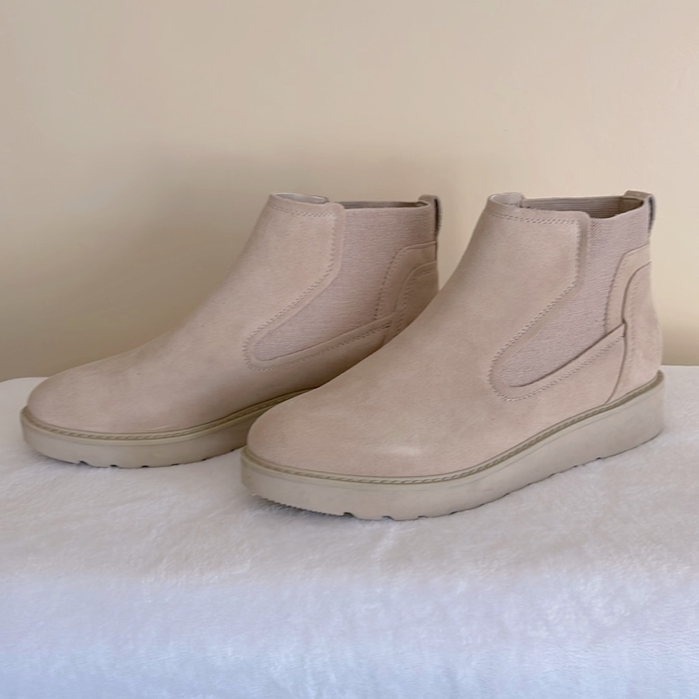 Naturalizer Beige Suede Ankle Boots 8 NWOB